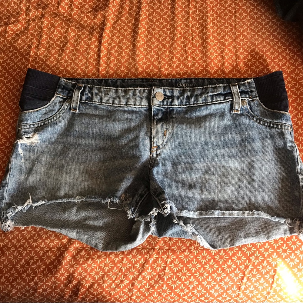 Gap Underbelly Distressed Maternity Shorts